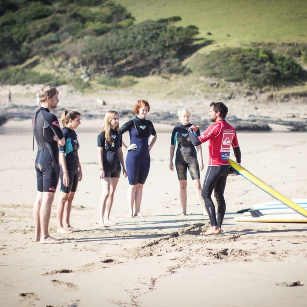 AIFS-Surfcamps-Südafrika-Suedafrika-Surfer-Personen-Guide-Einführung-Surfunterricht