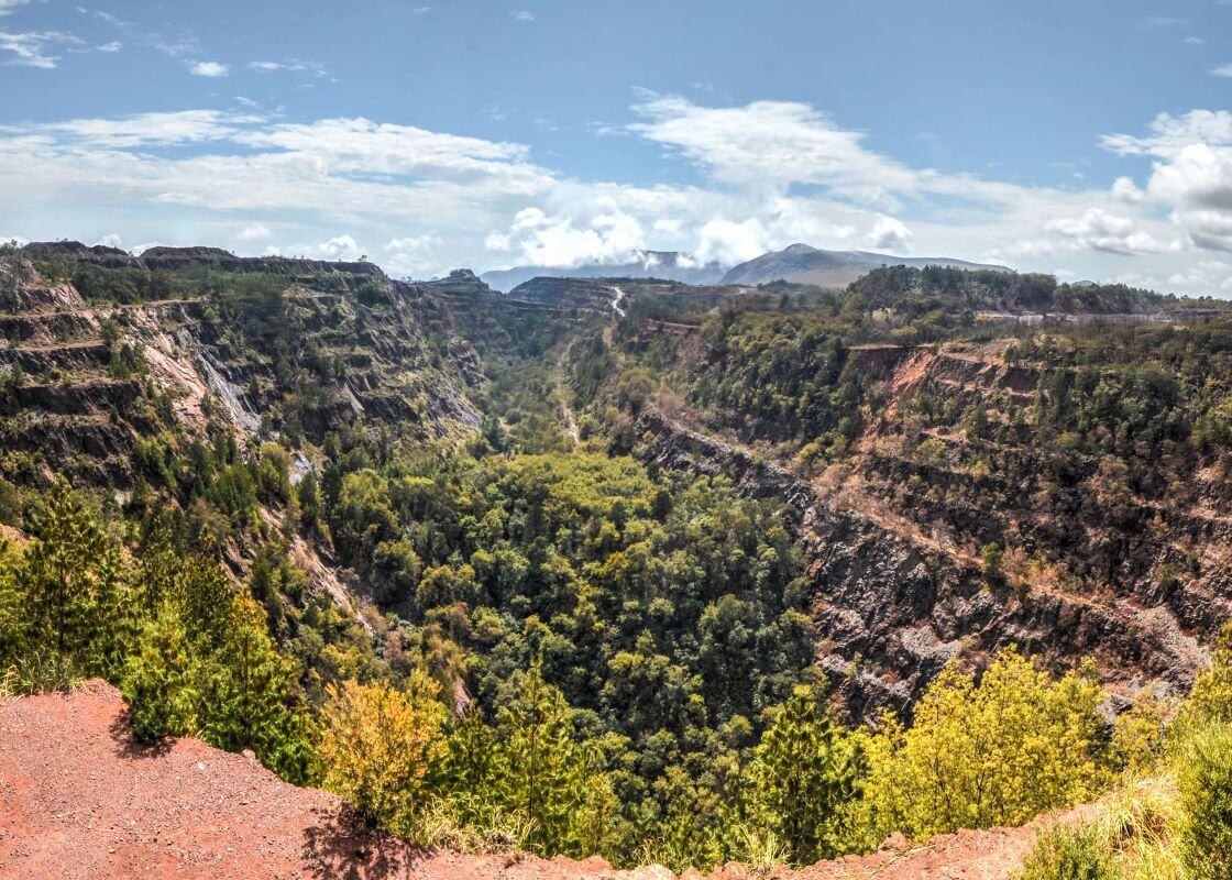 AIFS-freiwilligenarbeit-swasiland-eswatini-landschaft-aussicht-berge