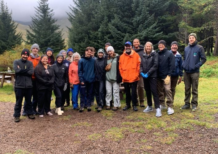 Volunteers im Wald beim Freiwilligenprojekt Forest and Beach in Island mit AIFS