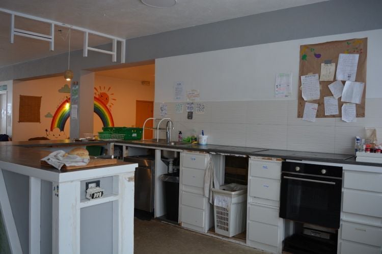 Die Küche in der Unterkunft beim Freiwilligenprojekt Forest and Beach in Island mit AIFS