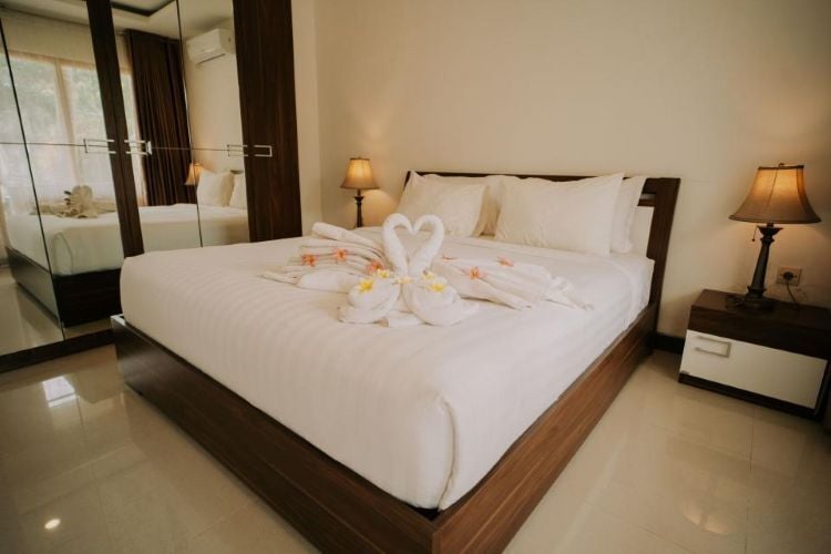 Doppelzimmer in der Unterkunft beim Surfcamp in Red Island, Bali mit AIFS