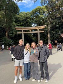 AIFS Teilnehmende beim Sightseeing in Japan bevor sie ihren Winterjob starten.