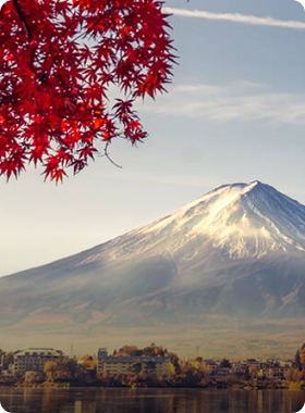 Japanische Abenteuer: AIFS Adventure Trips führen durch beeindruckende Berglandschaften.