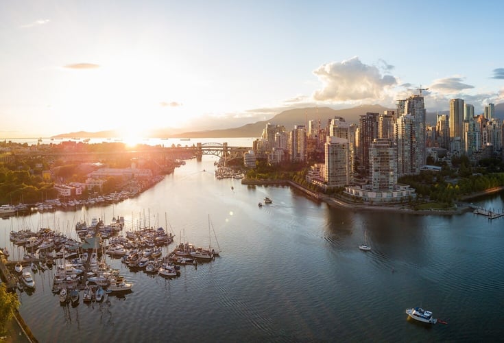 aifs-kanada-vancouver-skyline-AdobeStock_174630794