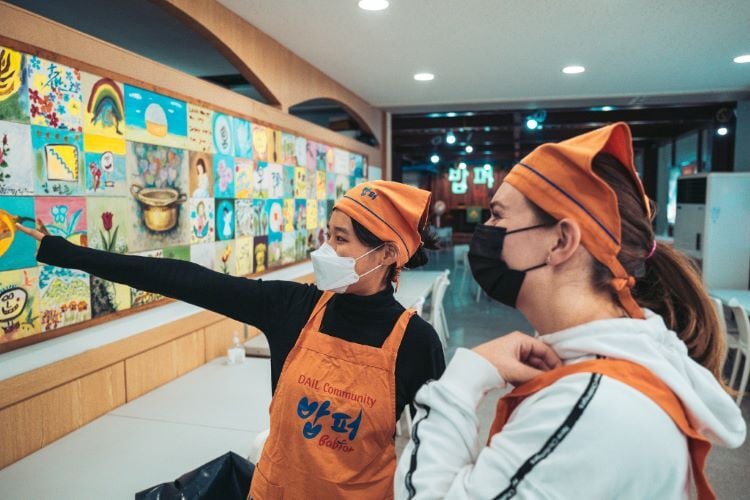 Volunteers im Freiwilligenprojekt Soup Kitchen in Südkorea