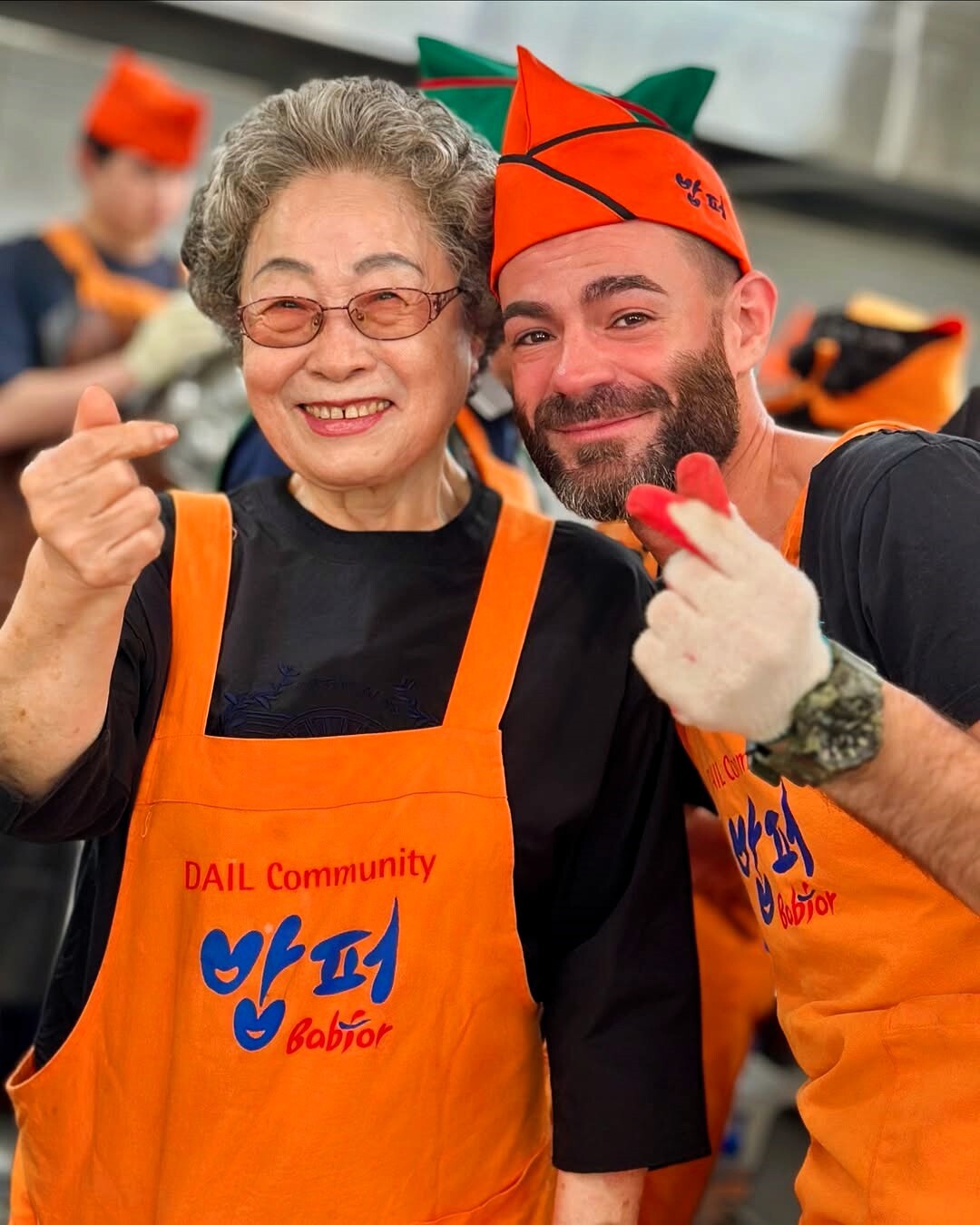 Nino beim Freiwilligenprojekt Soup Kitchen in Südkorea mit AIFS