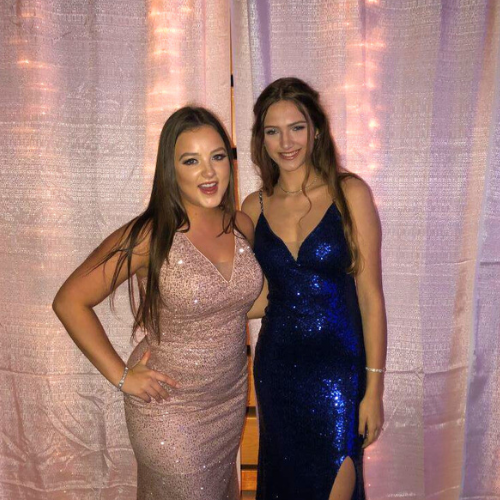 Jackie Alice beim Prom während ihres High School Jahrs mit AIFS