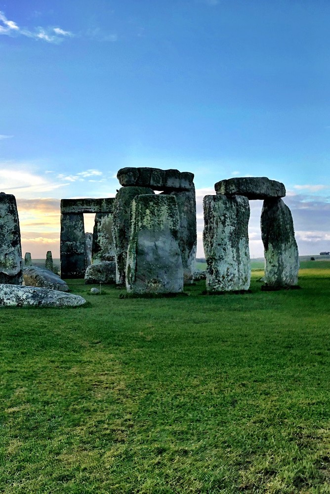 aifs-england-stonehenge-carousel-668x1000