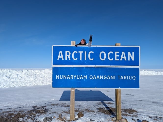 ugc-work-and-travel- Leaf-kanada-Schild
