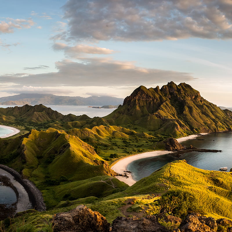 AIFS Island Adventure Trips: Beeindruckendes Landschaftspanorama – Entdecke die natürliche Schönheit und Abenteuer mit AIFS auf Island.