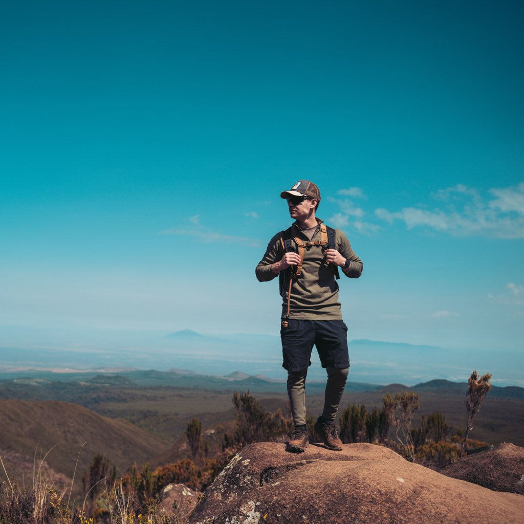aifs-tansania-kilimanjaro-wandern-person-berg-quadratisch-header-1024x1024