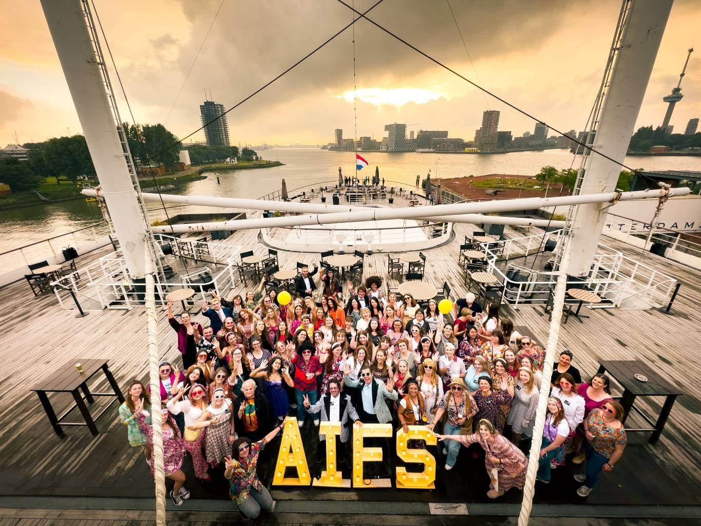 AIFS Team zu 60 Jahrefeier