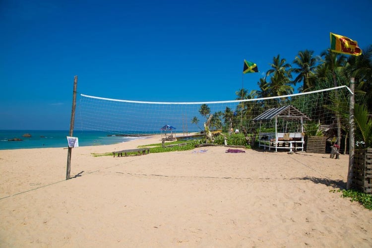 aifs-freiwilligenarbeit-adventure-trips-sri-lanka-turtle-week-volleyball-netz