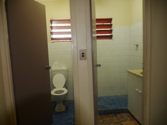 aifs-freiwilligenarbeit-fidschi-unterkunft-toilette
