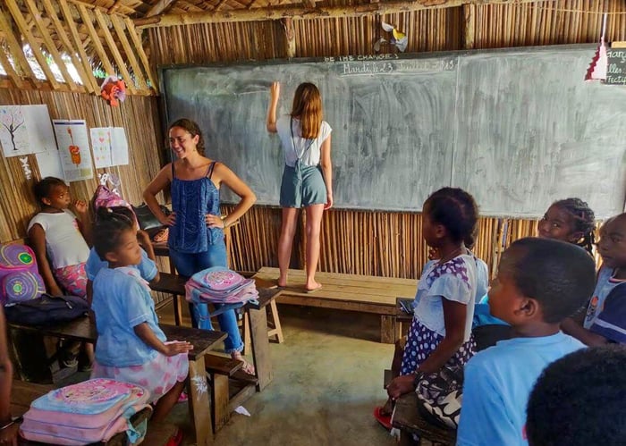 aifs-madagaskar-freiwilligenarbeit-kindergarten-unterricht-kinder-personen-2