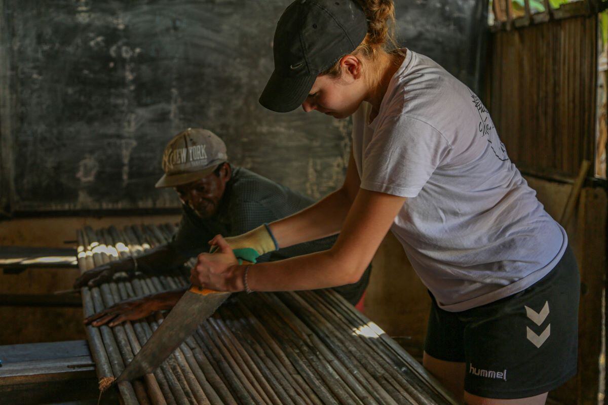 aifs-madagaskar-freiwilligenarbeit-renovation-and-construction-personen-4