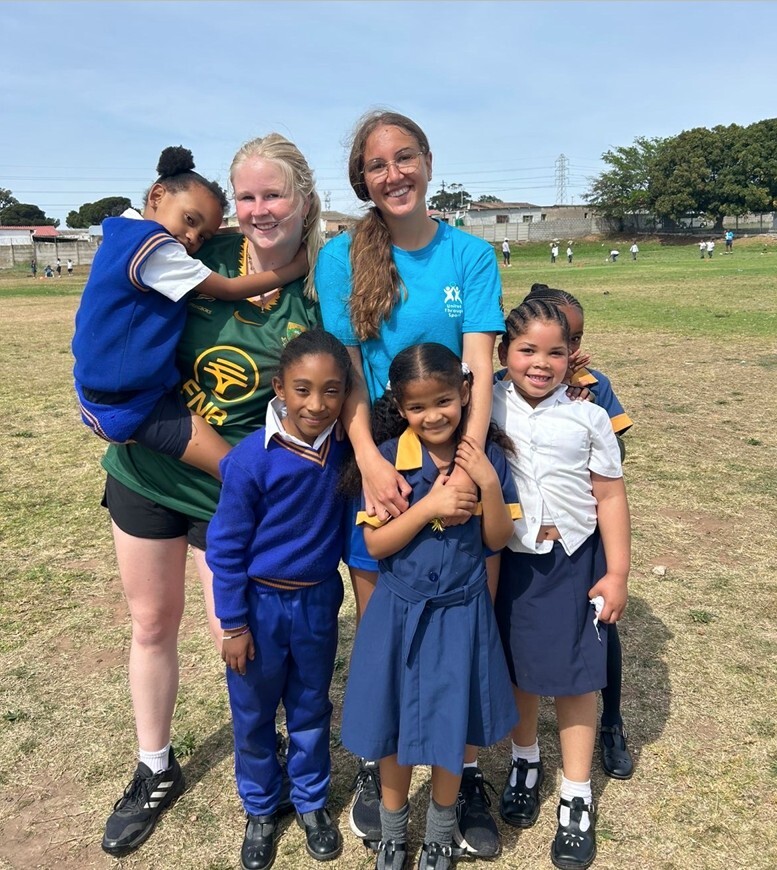 aifs-südafrika-freiwilligenarbeit-sports-coaching-kinder-schuluniform-ugc-maschar