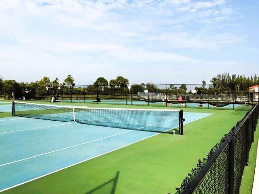 aifs-schüleraustausch-usa-private-kings-academy-tennisplatz