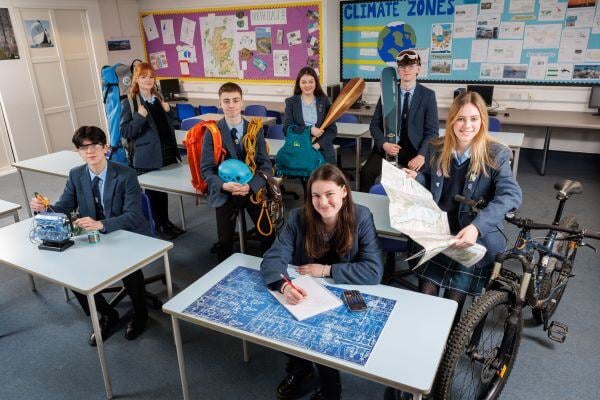 aifs-schueleraustausch-england-select-partnerfotos-lomond-school-IB Pupils at Lomond School
