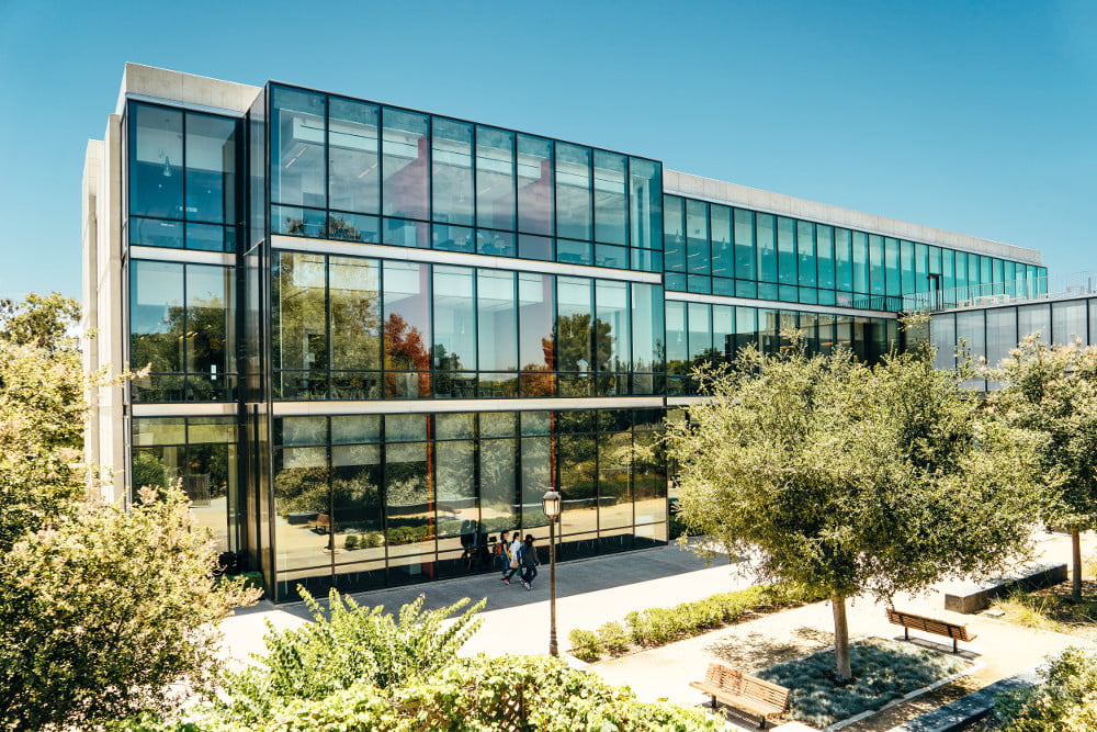 aifs-studieren-in-usa-kalifornien-golden-west-college-gebaeude-7