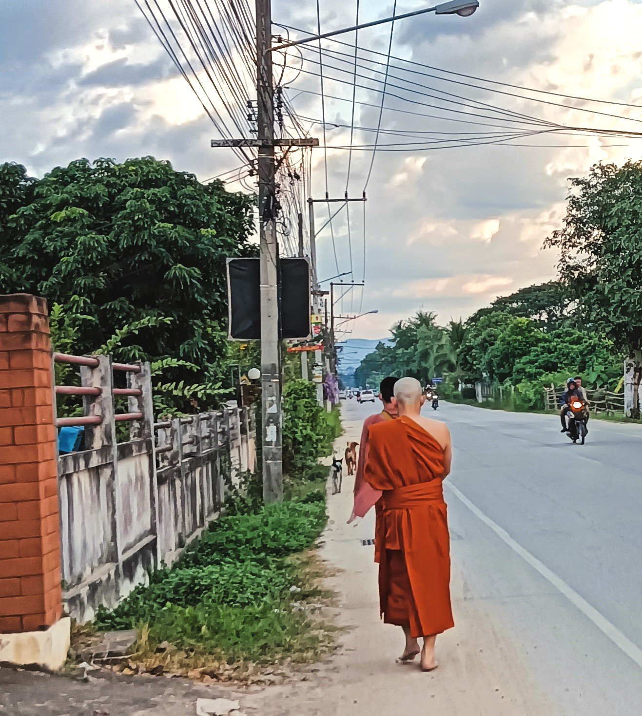 Spirituelle Praxis im Freien: AIFS Adventure Trip - Buddhism Week in Thailand mit Mönchen