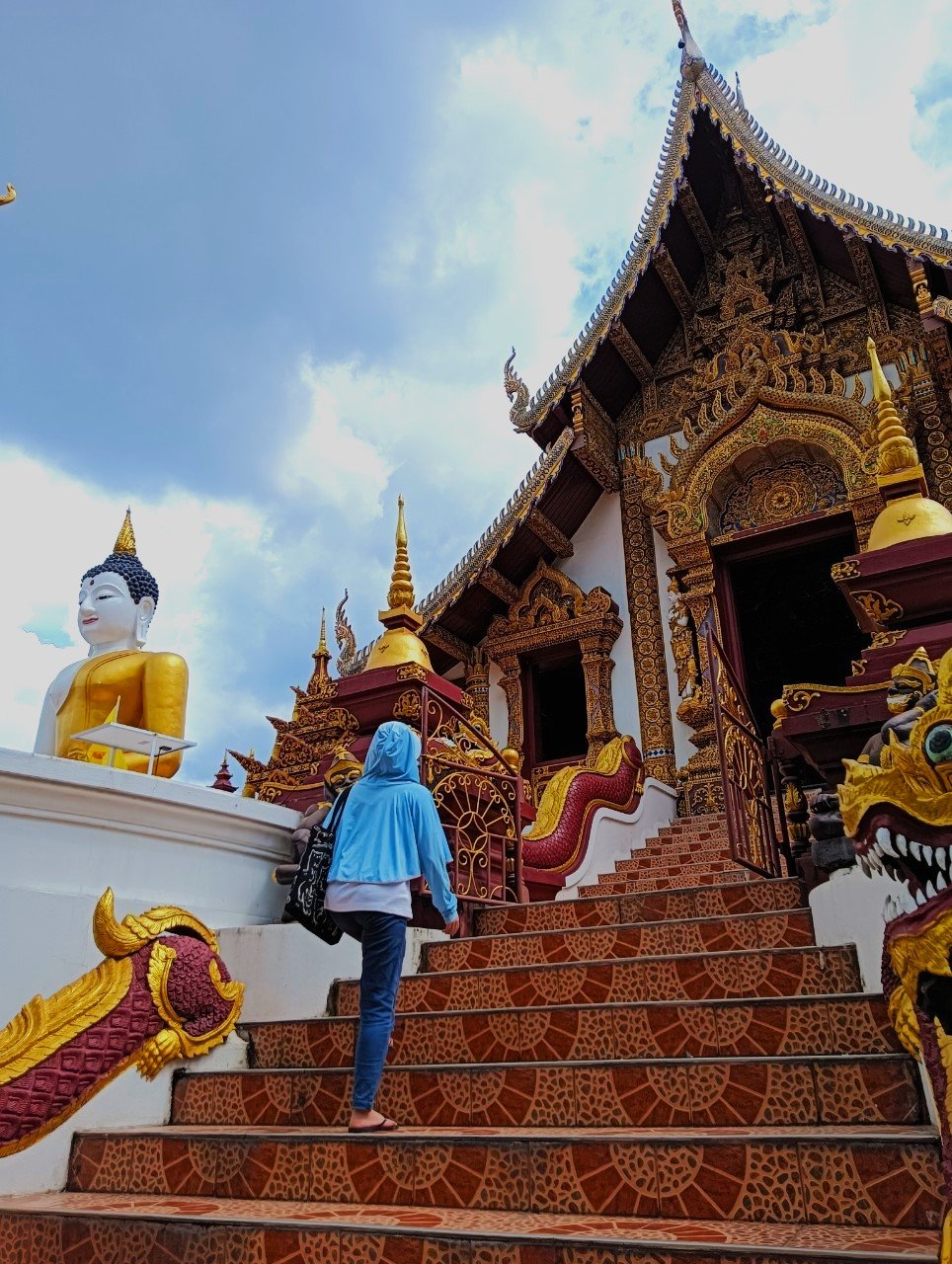  AIFS Adventure Trip - Buddhism Week in Thailand, Besuch eines beeindruckenden Tempels.