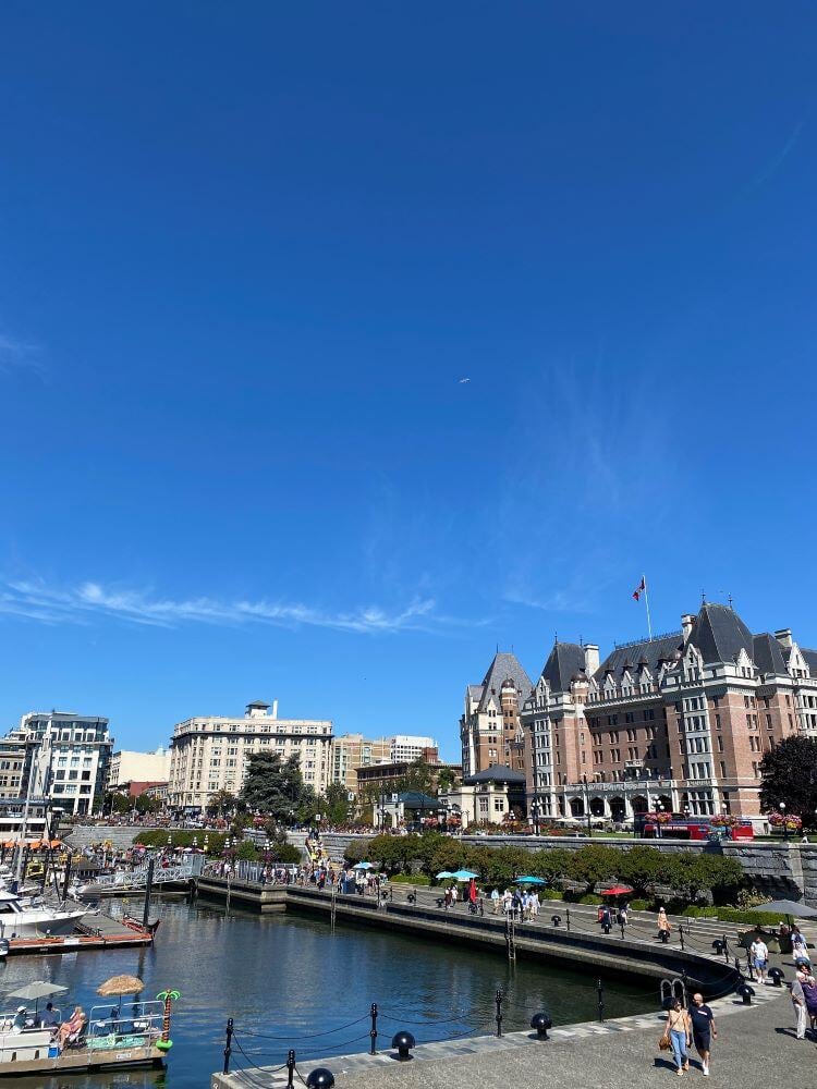 aifs-kanada-vancouver-island-victoria-hafen-hafenpromenade-wasser